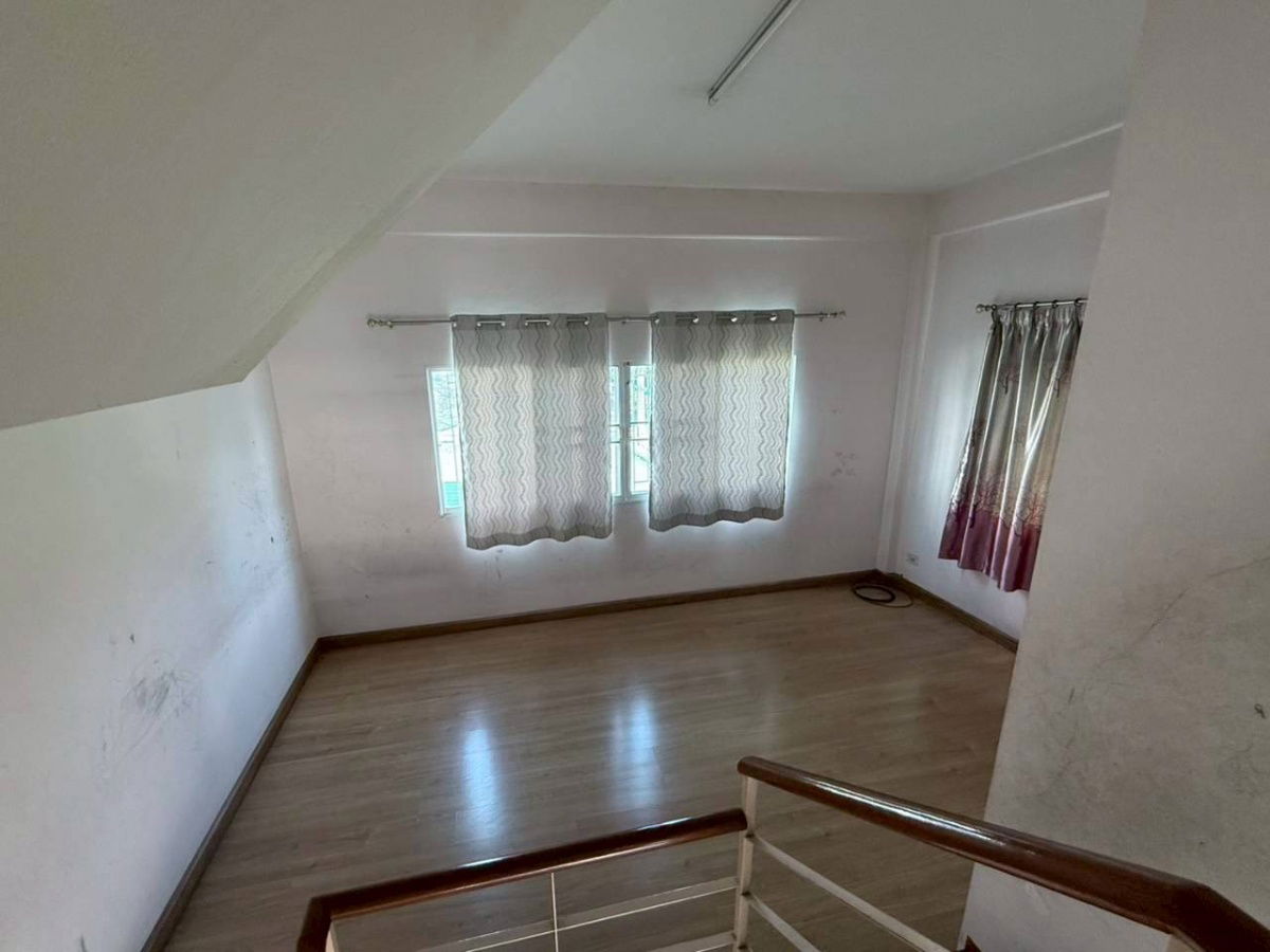 รูป ขายทาวน์เฮ้าส์ หมู่บ้านมณเฑียรทิพย์ คู้บอน1 (Baan Montaintip) หลังมุมใกล้รถไฟฟ้า สถานีรามอินทรา กม.9  - รูปที่ 11/20