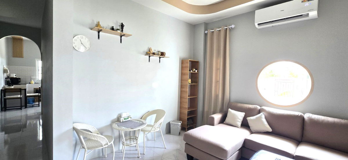 picture Single storey house for rent with 3 bedrooms,2 toilets and 1 kitchen.  - 2/23