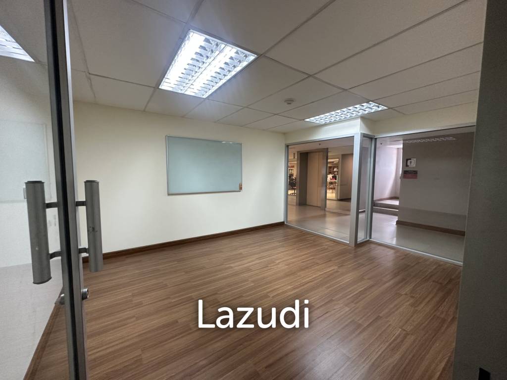 picture Elegant Office Space for Sale in Watthana Bangkok - 2/5