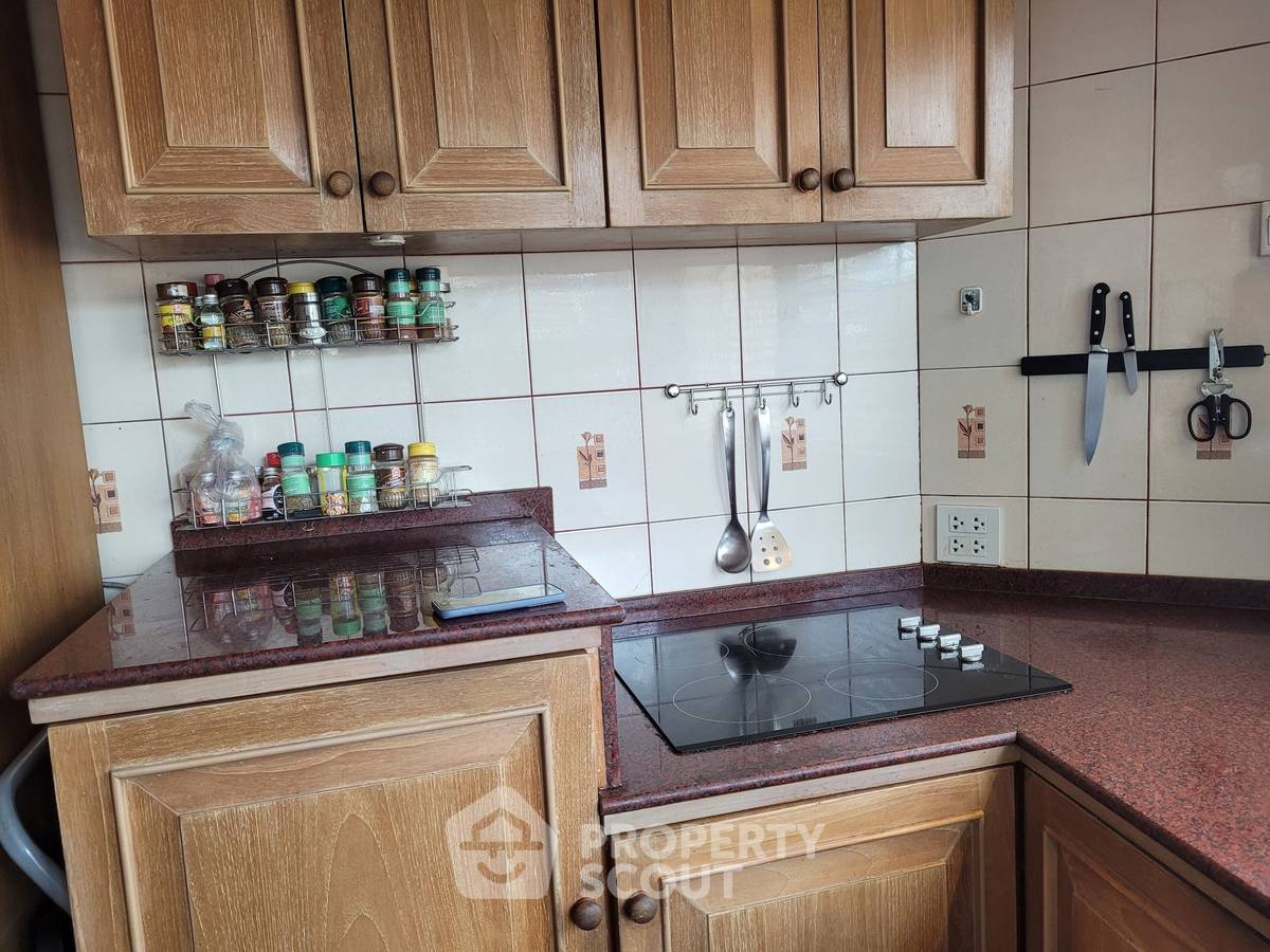 picture 1-BR Condo at View Talay 5 Condominium Jomtien close to Jomtien Beach (ID 2454066) - 6/10