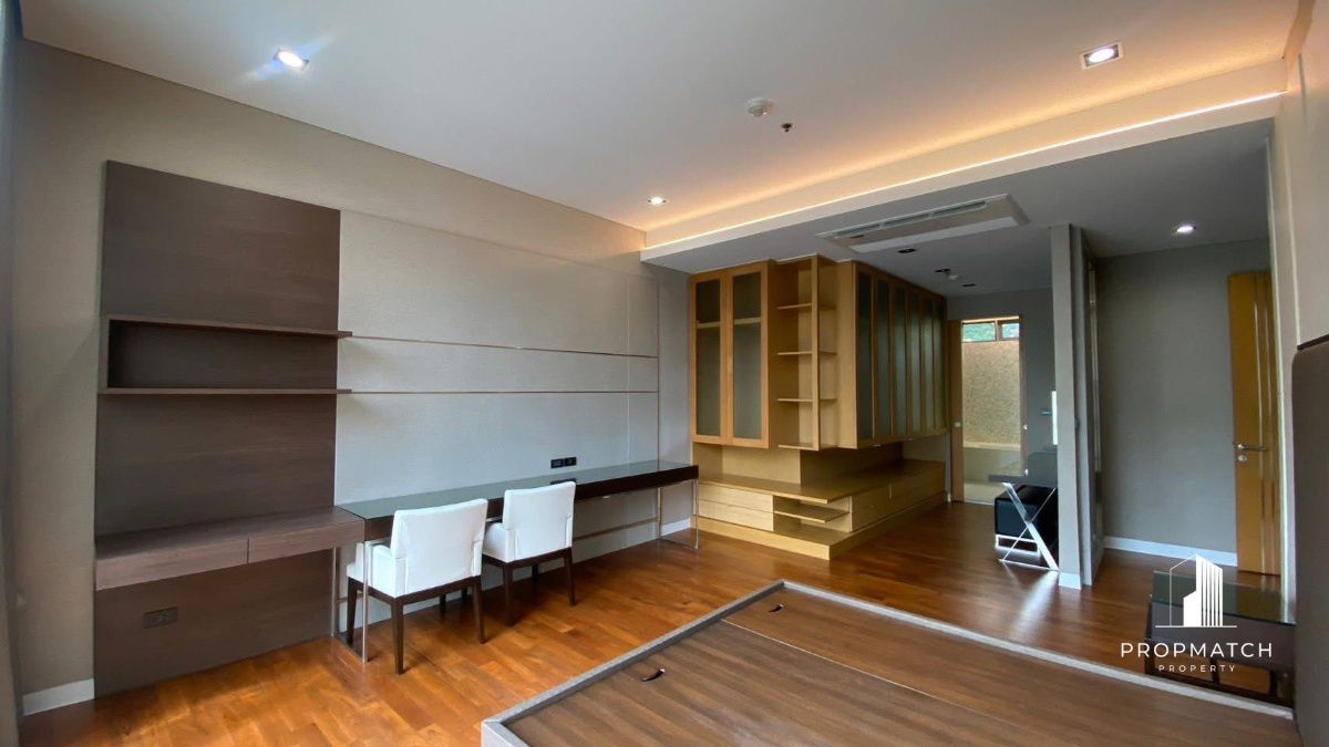 รูป PM035422✨Flash Deal ✨ Domus Sukhumvit 16-18  ( 3Bed 3Bath 250SQM.) แต่งครบพร้อมอยู่ !! เพียง 200,000บาทต่อเดือน Tel.0981315848 @propmatch - รูปที่ 6/15