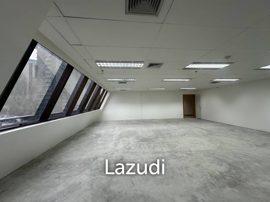 รูป พื้นที่สำนักงานให้เช่าที่ Chartered Square บางรัก กรุงเทพฯ - รูปที่ 3/5