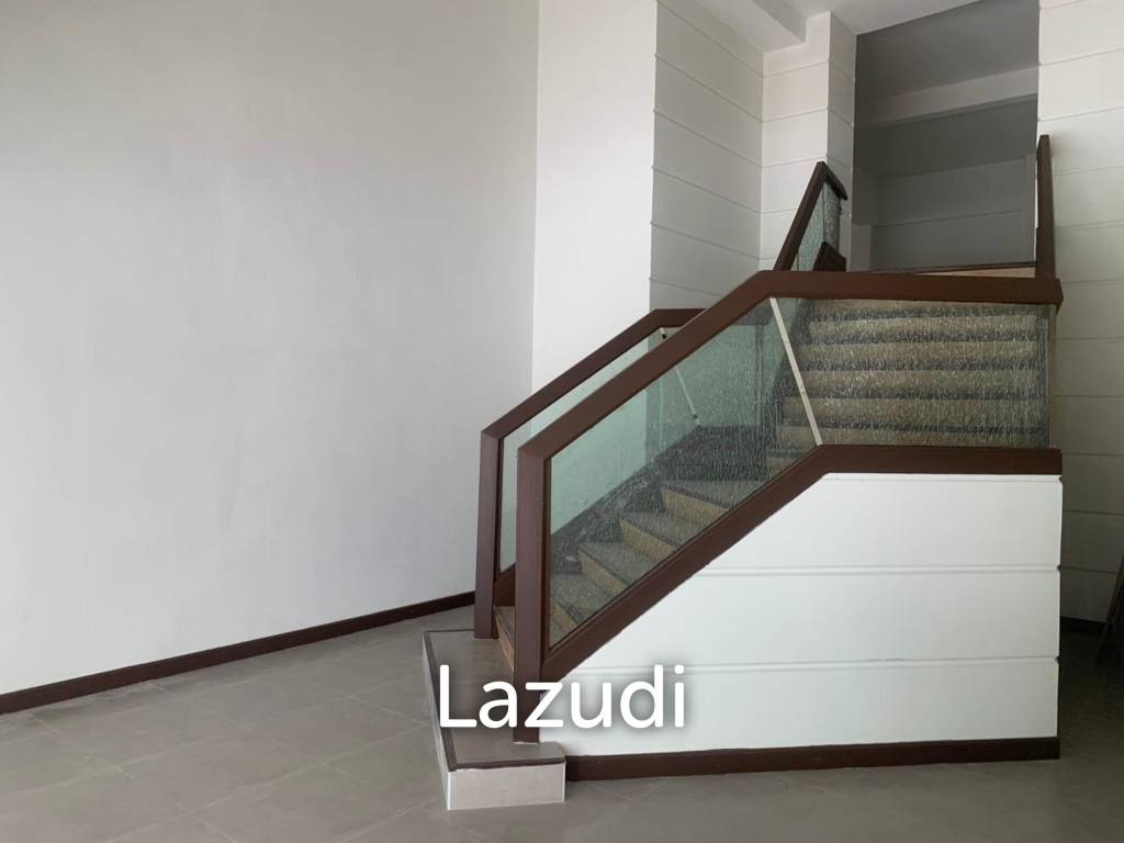 รูป พื้นที่ค้าปลีกย่านสีลม-บางรัก ในโครงการเดอะรายา สุรวงศ์ - รูปที่ 5/7