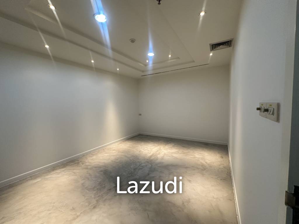 รูป ขายสำนักงานซิลลอม บางรัก ในโครงการ Chartered Square ใจกลางกรุงเทพฯ - รูปที่ 3/5