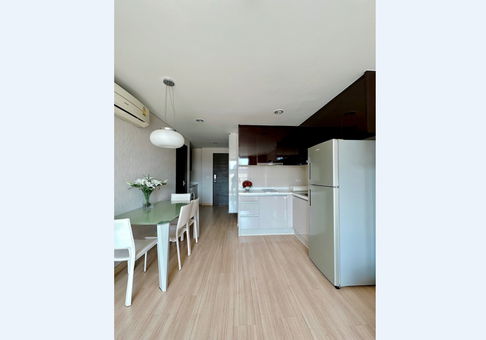 Call : 080-979-8999 Condo The Address Pathumwan @BTS Ratchathewi 70 sq.m 2 Beds 2 Baths 8 floor, Fully furnished