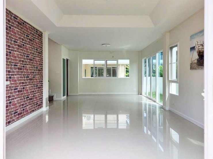 picture Renting Supalai Parkville Pracha Uthit-Sukhsawat Nearby: Dao Khanong Expressway
Big C Food Place, in front of the village alley, walk to  - 3/10