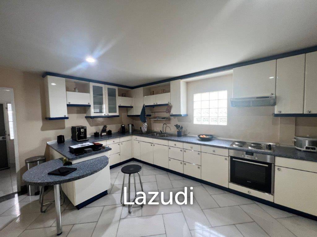 picture NEBEHARDT ROAD : 2 Storey 3 bed villa close to town and beach - 9/47