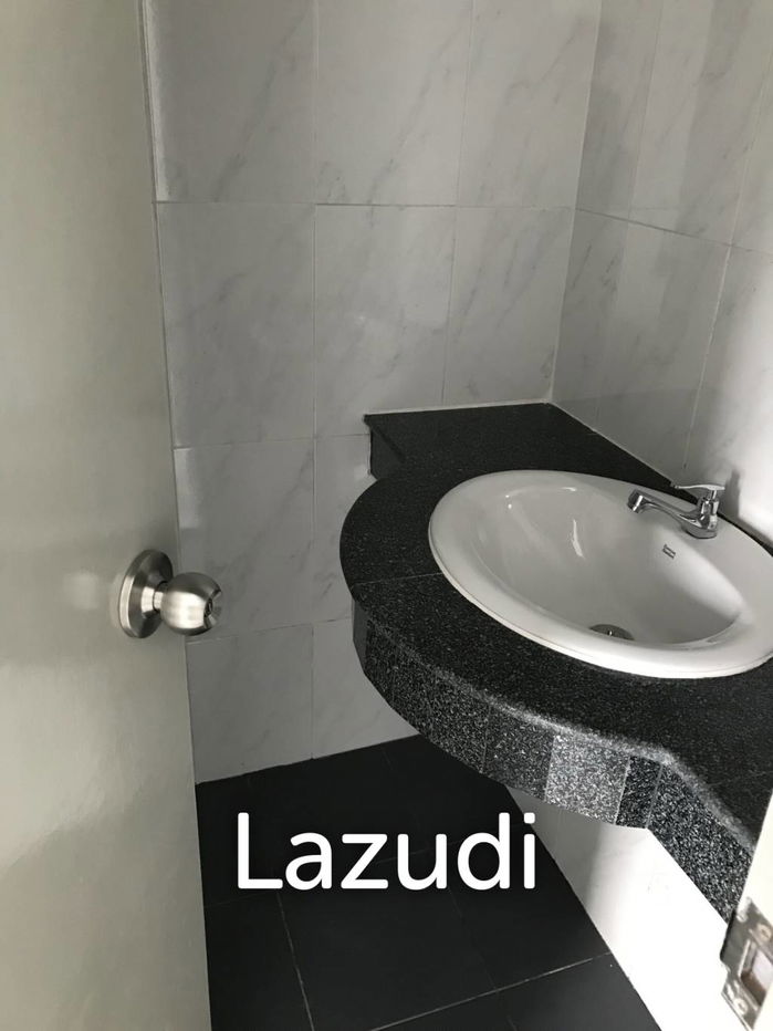 picture Spacious Office in Khlong Toei with Modern Amenities - 4/4