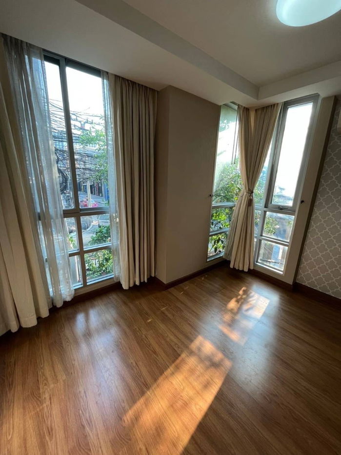 picture Condo for sale The Kris Express 2  - 7/11