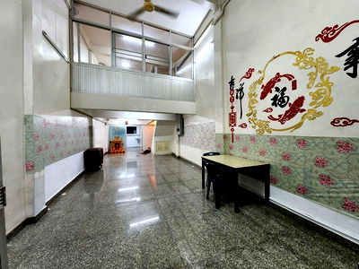 Shophouses for rent Sathon Nuea Road : FOR RENT  COMMERCIAL BUILDING PROPERTY  22000 BAHT per MONTH