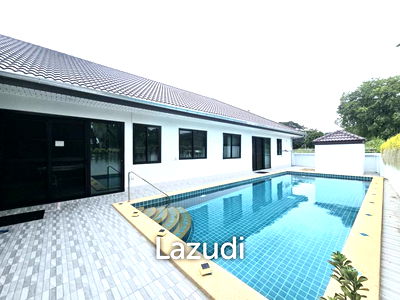 Houses for sale Hua Hin Prachaubkirikhan : Elegant 5 Bed Pool Villa in Hua Hin North