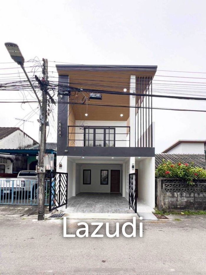 รูป Renovated 4-Bedroom House for Sale Near Robinson Thalang - รูปที่ 3/20