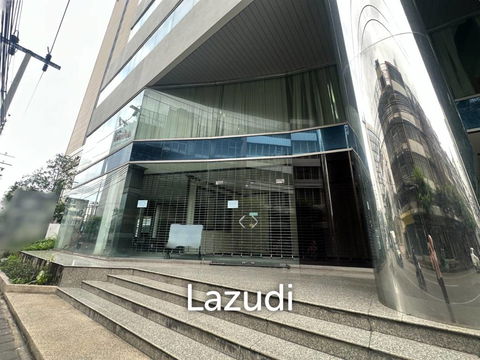 พื้นที่ค้าปลีกทันสมัยใกล้สีลมในอาคารปิยะมิตร์ ย่านสุริยวงศ์