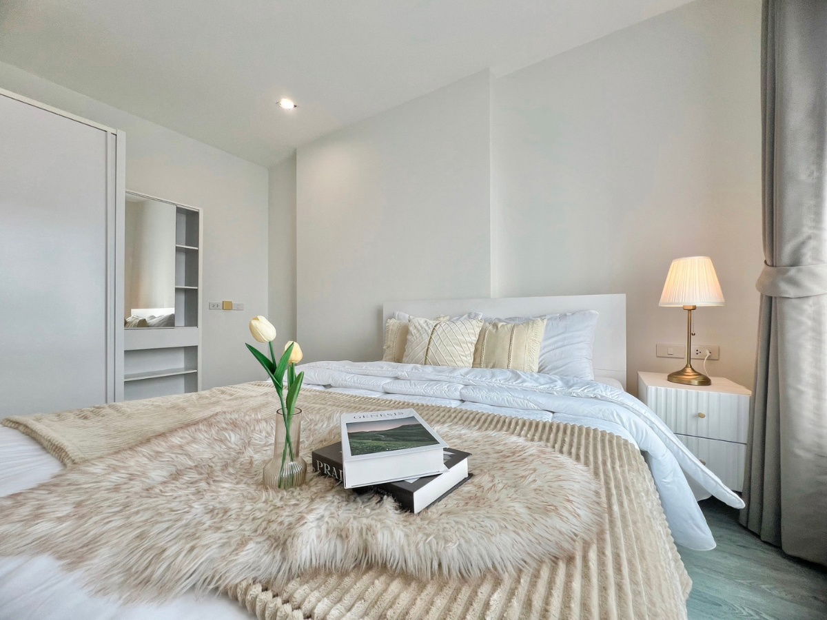 รูป ให้เช่า คอนโดริชพาร์คทริปเปิ้ลสเตชั่น ห้องวิวตึกสูง ใกล้สถานีรถไฟฟ้าหัวหมาก - รูปที่ 1/14