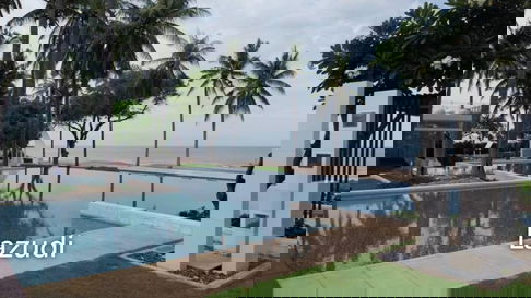 Ocas: Beachfront 2-Bedroom Condo with Resort-Style