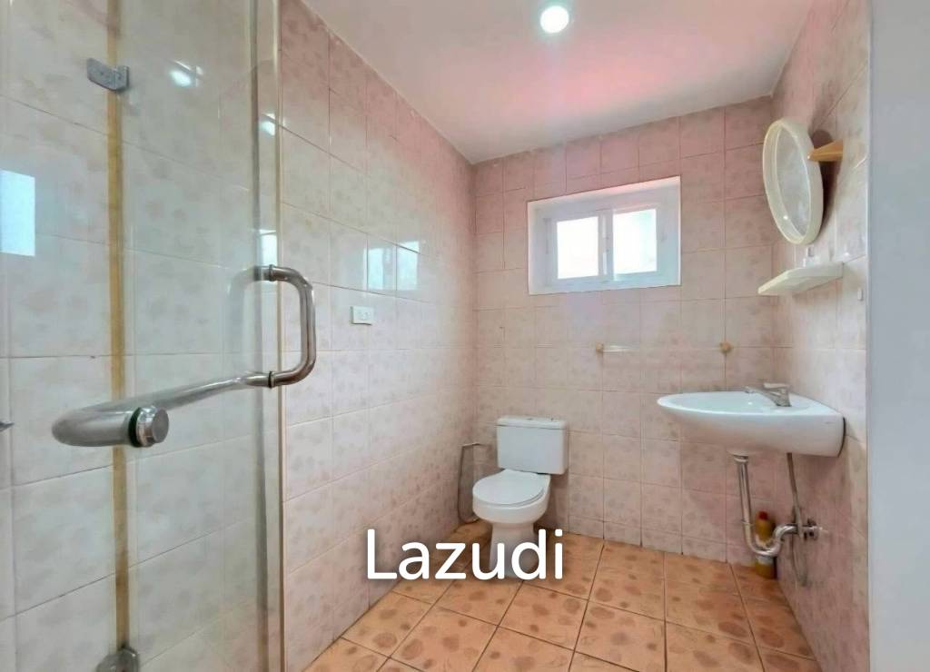 picture 3 Beds 3 Baths 400 SQ.M.  House  in Central Pattaya - 24/30