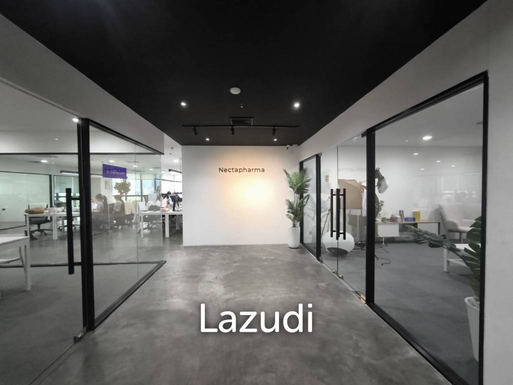 รูป สำนักงานโมเดิร์นที่หรูหราและกว้างขวางใจกลางคลองเตย กรุงเทพฯ - รูปที่ 2/10