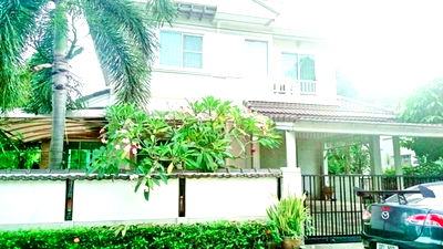 เช่าบ้านเดี่ยว เดอะ โมเดิร์น จิมส์ ช็อปปิ้ง มอลล์ : 4นอน ถ.ลาดกระบัง ให้เช่าบ้านเดี่ยว 2 ชั้นหลังมุม 3 น้ำ 72 ตร.วา. 290 ตร.ม ARL สุวรรณภูมิ 4กม.พร้อมเฟอร์ฯ