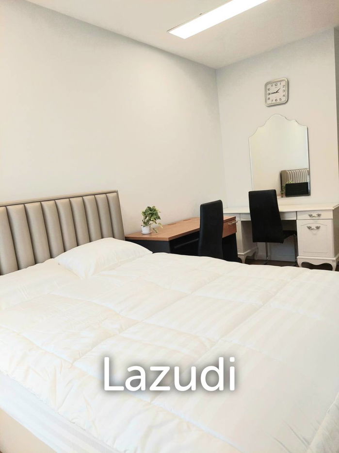 picture Luxurious 1-Bed Condo at Condolette Ize Ratchathewi - 4/12