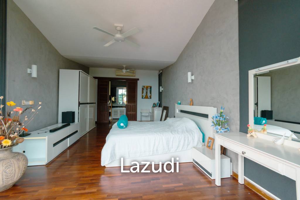 picture Luxurious 2 Storey 3 Bed Pool villa with Stunning Sea and Mountain view - 28/56