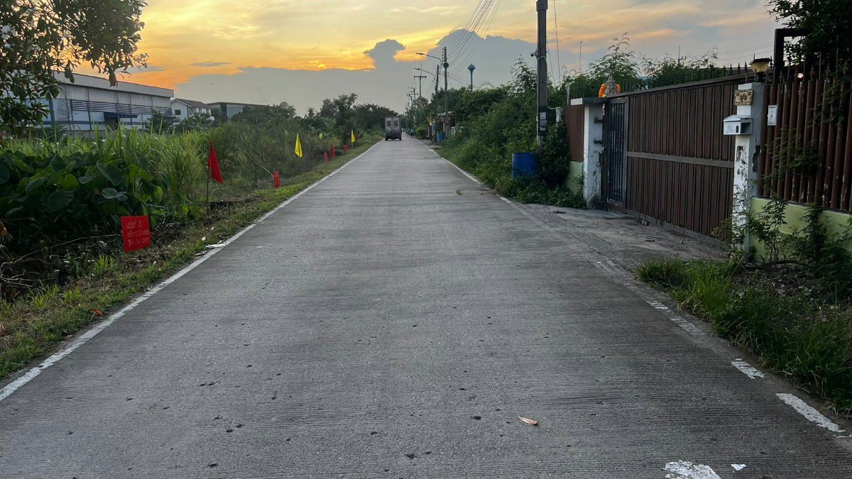 picture Land for sale, Khlong 3, Khlong Luang, Pathum Thani, 100 sq m, 990,000 baht, beautiful plot, good location, concrete road, water, 3-phase electricity, - 18/24