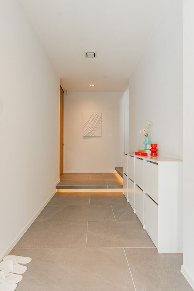 picture VIVE Rama 9: Experience Luxurious Living in the Heart of the City with Spacious Comfort - 9/18