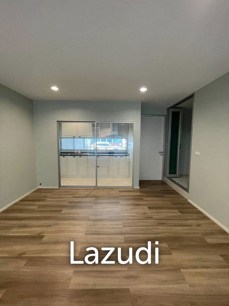 ทาวน์โฮมให้เช่า : 2 Bed 3 Bath 200 SQ.M Noble Cube Pattanakarn