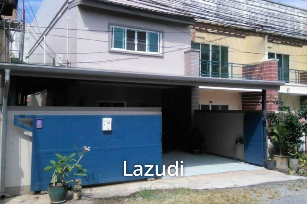รูป 2-Bedroom Townhouse For Sale In Soi Saiyuan, Rawai - รูปที่ 1/17