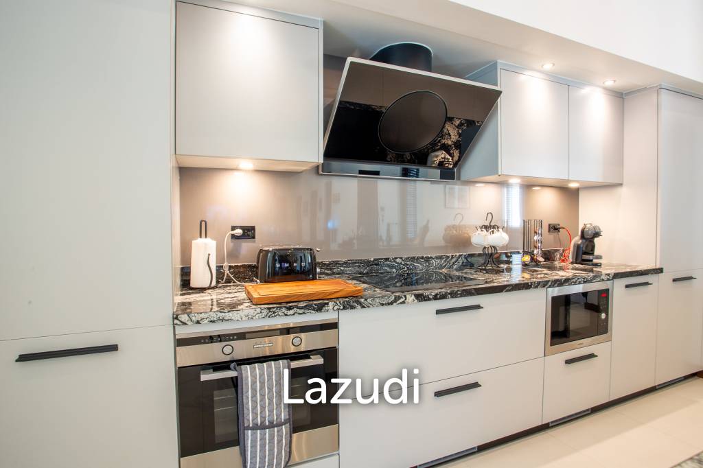 รูป Luxury Modern 6 Bed Pool Villa with Big land plot - รูปที่ 10/86