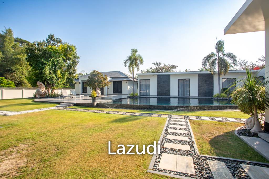 รูป Luxury Modern 6 Bed Pool Villa with Big land plot - รูปที่ 63/86