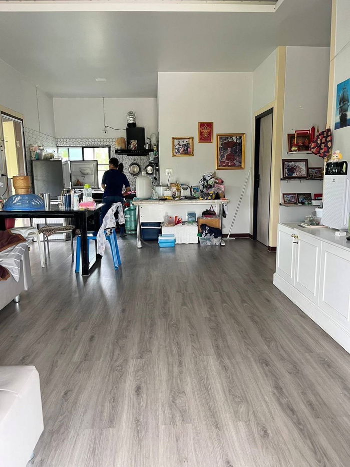 picture 1 rai of land with house, Soi 8, Nong Suea, Pathum Thani, single-family house, raised floor, 2950000 baht, title deed ready for transfer, gate - 4/24