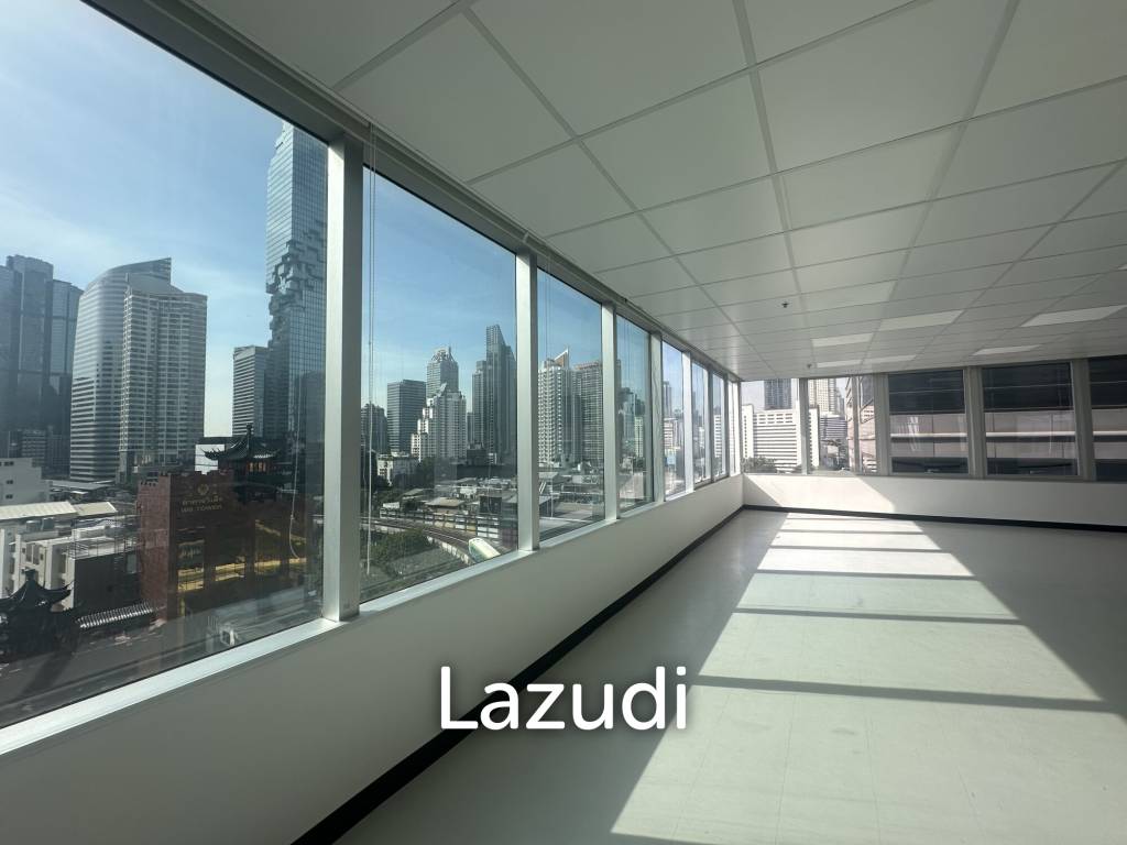 picture Spacious Modern Office Space in Bang Rak Bangkok - 1/3