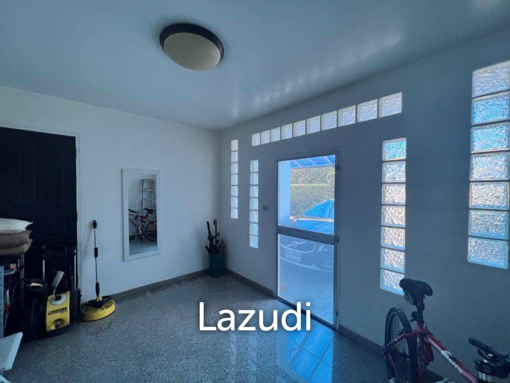 picture NEBEHARDT ROAD : 2 Storey 3 bed villa close to town and beach - 12/47