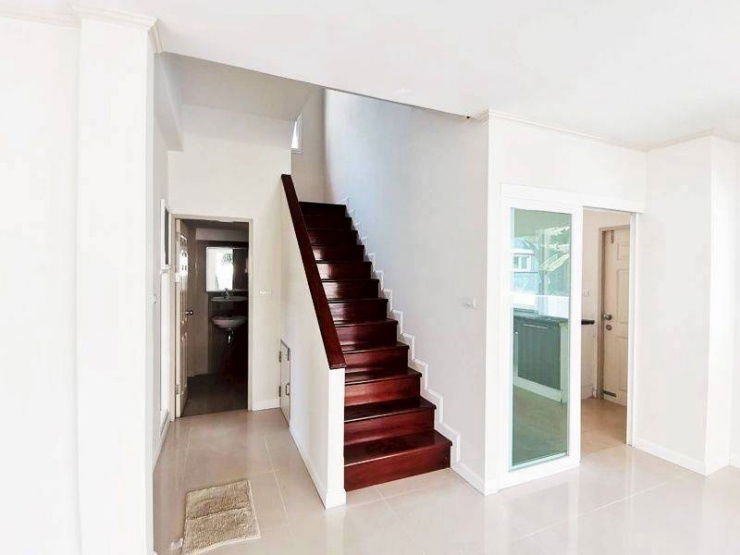 picture Renting Supalai Parkville Pracha Uthit-Sukhsawat Nearby: Dao Khanong Expressway
Big C Food Place, in front of the village alley, walk to  - 5/10