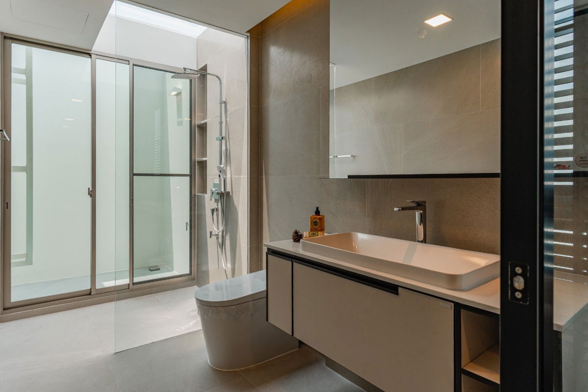 picture VIVE Rama 9: Experience Luxurious Living in the Heart of the City with Spacious Comfort - 15/18