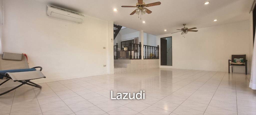 picture 12 Bedroom 13 Bathroom Villa In Central Pattaya - 7/35