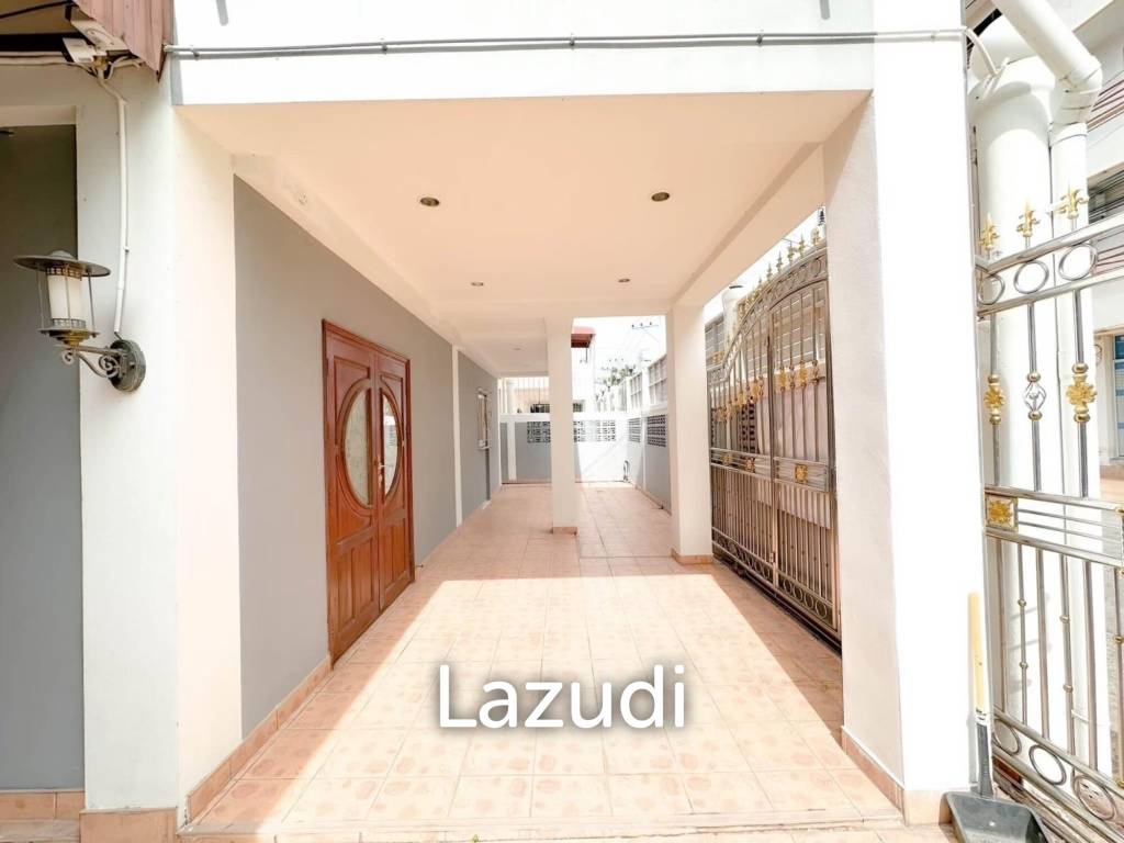 picture 3 Beds 3 Baths 400 SQ.M.  House  in Central Pattaya - 28/30