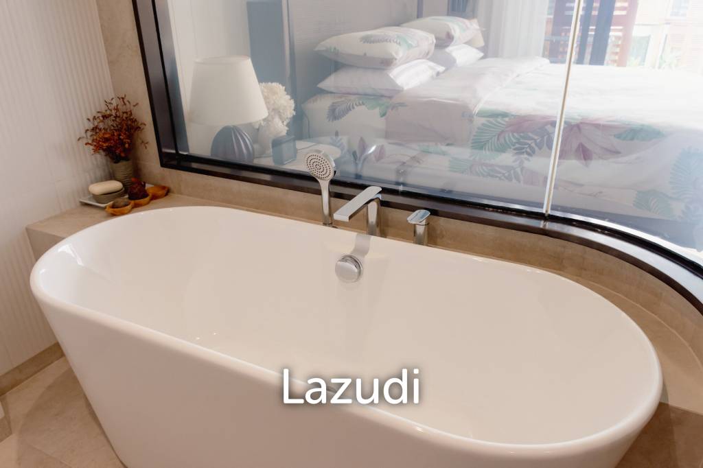 picture Luxury Beachfront condo in the heart of the city - 19/26