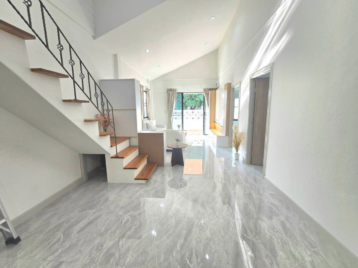 รูป บ้านเดี่ยวชั้นเดียว แต่งใหม่ทั้งหมด กว้าง สวยมาก หมู่บ้าน แสงอรุณ รีโนเวทใหม่ทั้งหลัง ถนนรามอินทรา ซอย68 แยก7 คันนายาว มีชั้นลอยกว้างขวาง - รูปที่ 28/43