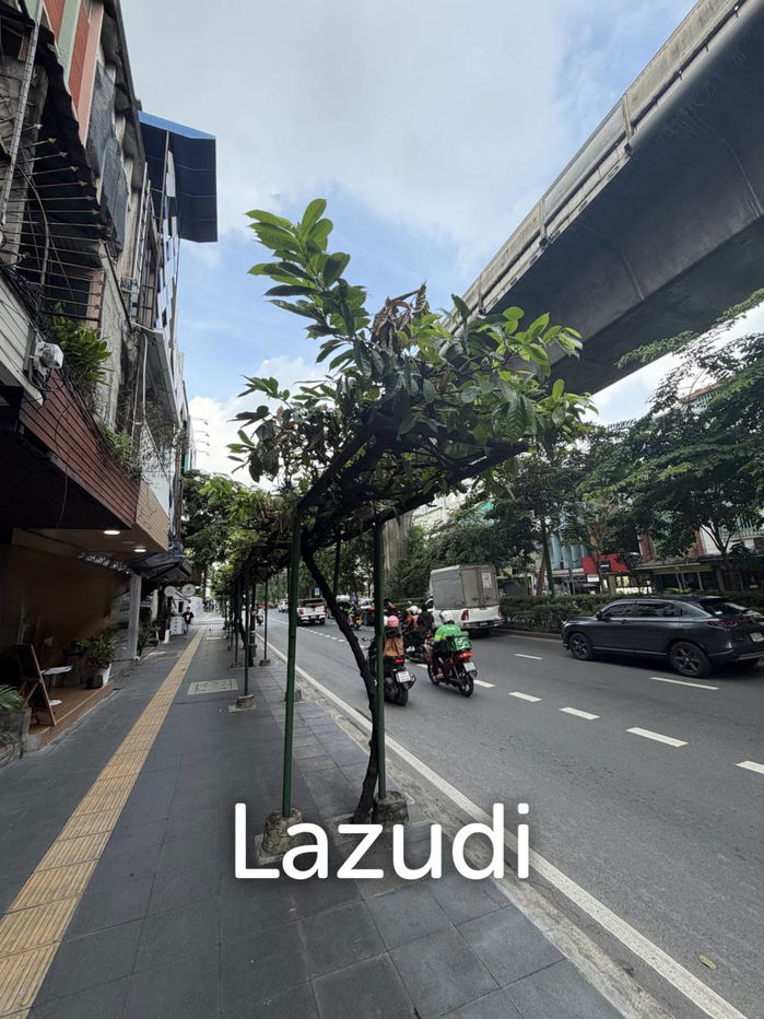 picture Salon and Spa Shop for Rent | 4-Storey Thonglor Area - 26/27