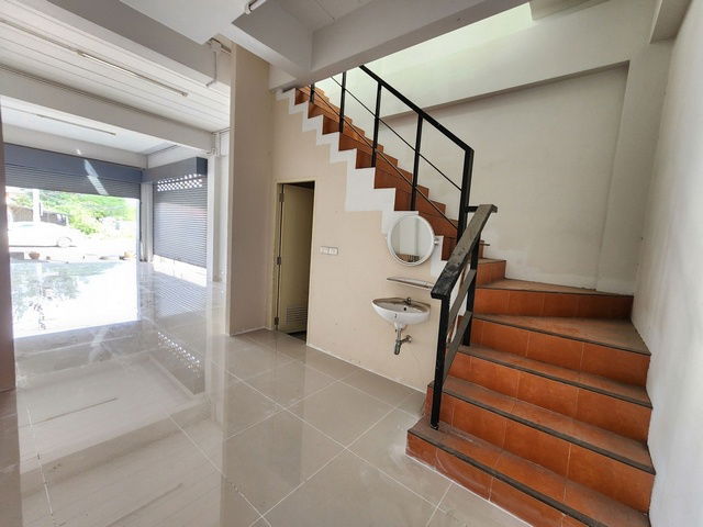 picture FOR SALE  COMMERCIAL BUILDING PROPERTY  4790000 BAHT. - 4/8