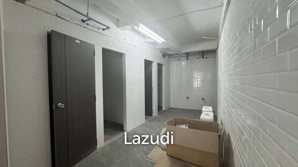 picture Prime Retail Space in Bang Na with Main Sukhumvit Access - 4/17