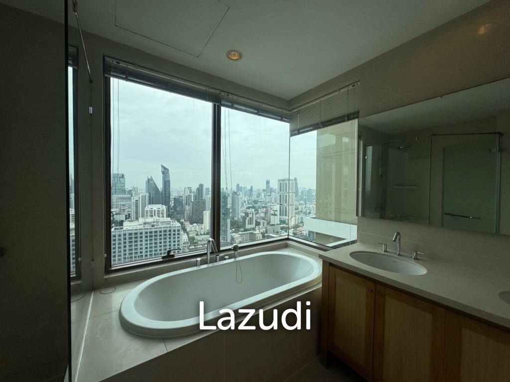 รูป Stunning 2BR Condo at The Emporio Place Bangkok - รูปที่ 20/34