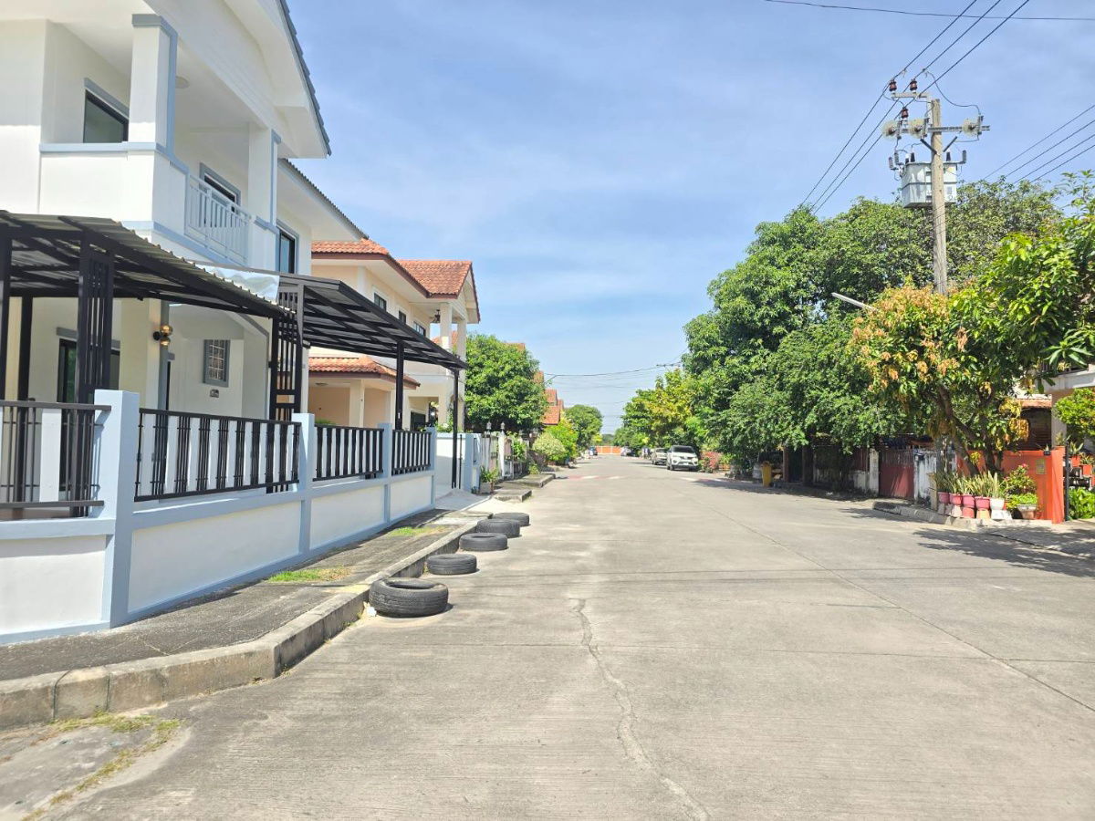 รูป บ้านเดี่ยว 2 ชั้น (หลังมุม) ทำเลดีเยี่ยม รีโนเวทใหม่ทั้งหลัง สวย กว้างขวาง หมู่บ้าน เต็มสิริ 1 ถนนมิตรไมตรี 12 คู้ฝั่งเหนือ คู้ซ้าย หนองจอก - รูปที่ 5/42