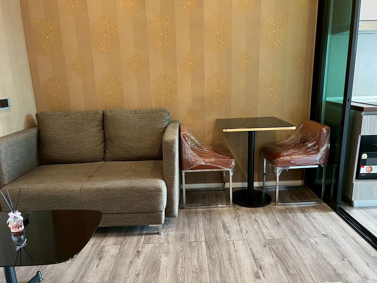 picture Brown ratchada 32 for rental Ready to move in - 3/9