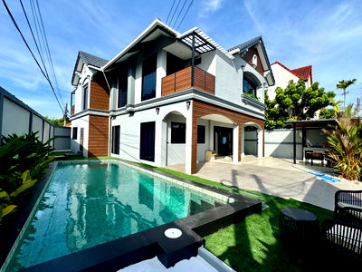 Houses for sale Chonburi : Pattaya Pool Villa for Sale – Great Location, Siam Country Club Area, Perfect for Business