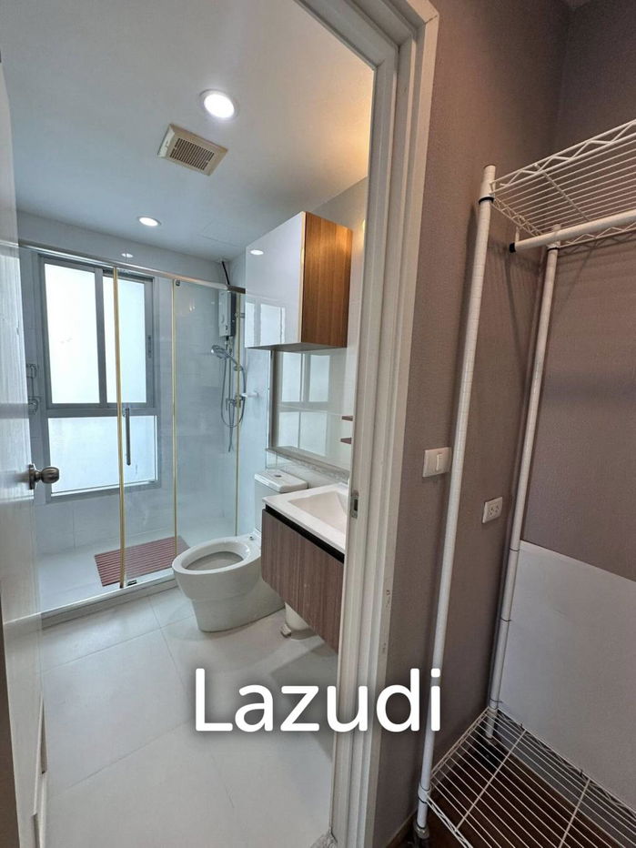 รูป Spacious Condo in Bustling Chong Nonsi Bangkok - รูปที่ 12/14