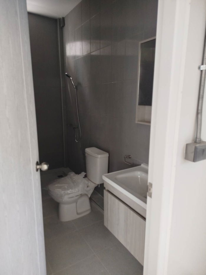 picture Office + Warehouse on 400 sq.m. of Land (100 Sq. Wah) - 10/11