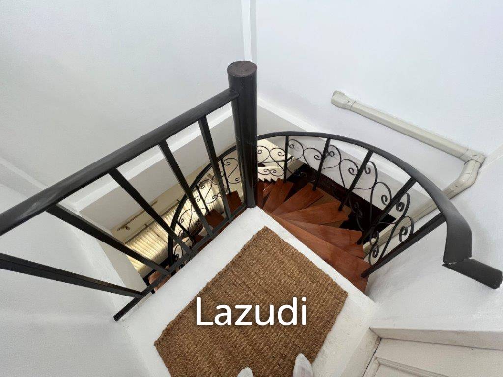 picture NEBEHARDT ROAD : 2 Storey 3 bed villa close to town and beach - 33/47