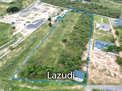 Land for sale Prachaubkirikhan : 7000 sqm divided in 24 plots close to Pineapple Valley Golf